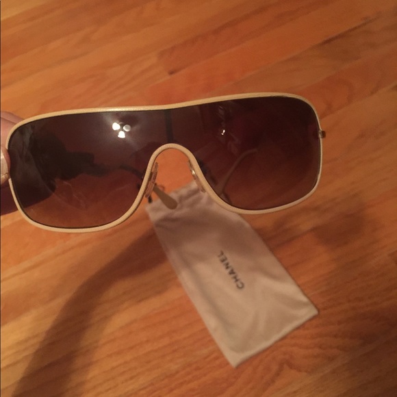 COPY - Chanel Aviator Sunglasses - Picture 3 of 3